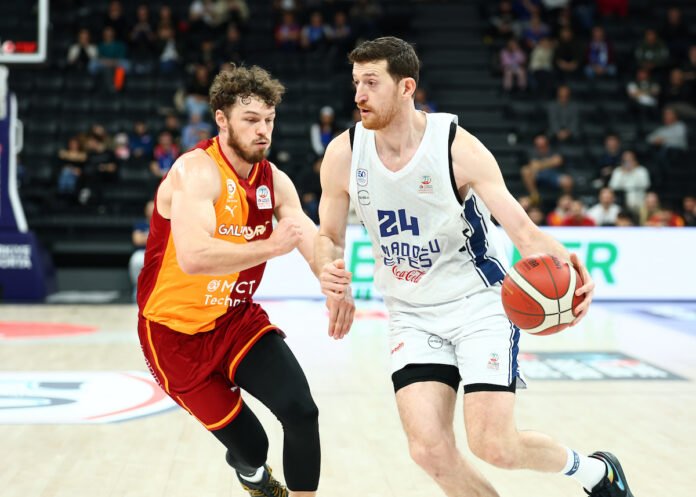 Anadolu Efes v Galatasaray MCT Technic - BSL Week 12